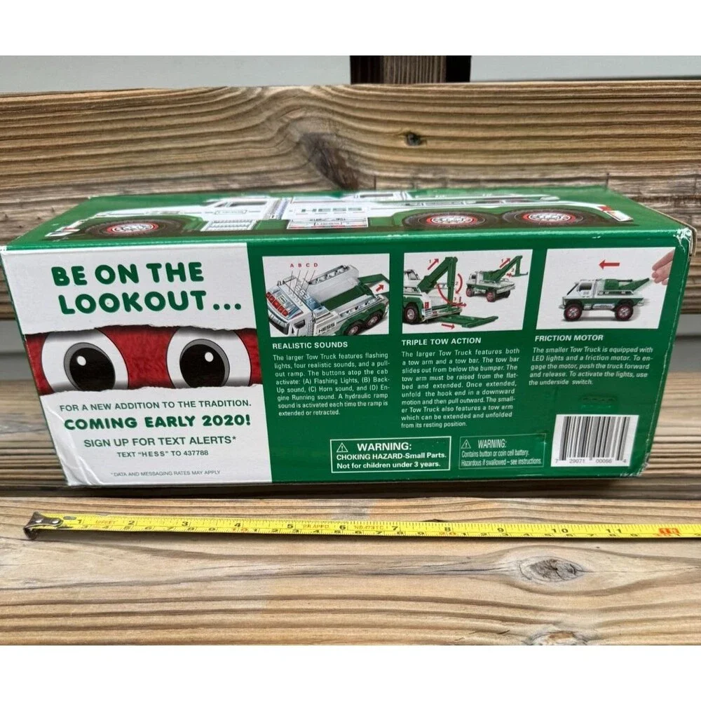 Hess 2019 Tow Truck Rescue Team Lights New In Original Packinging & Box.